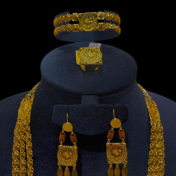 (طقم مرتهش ( اماراتي
